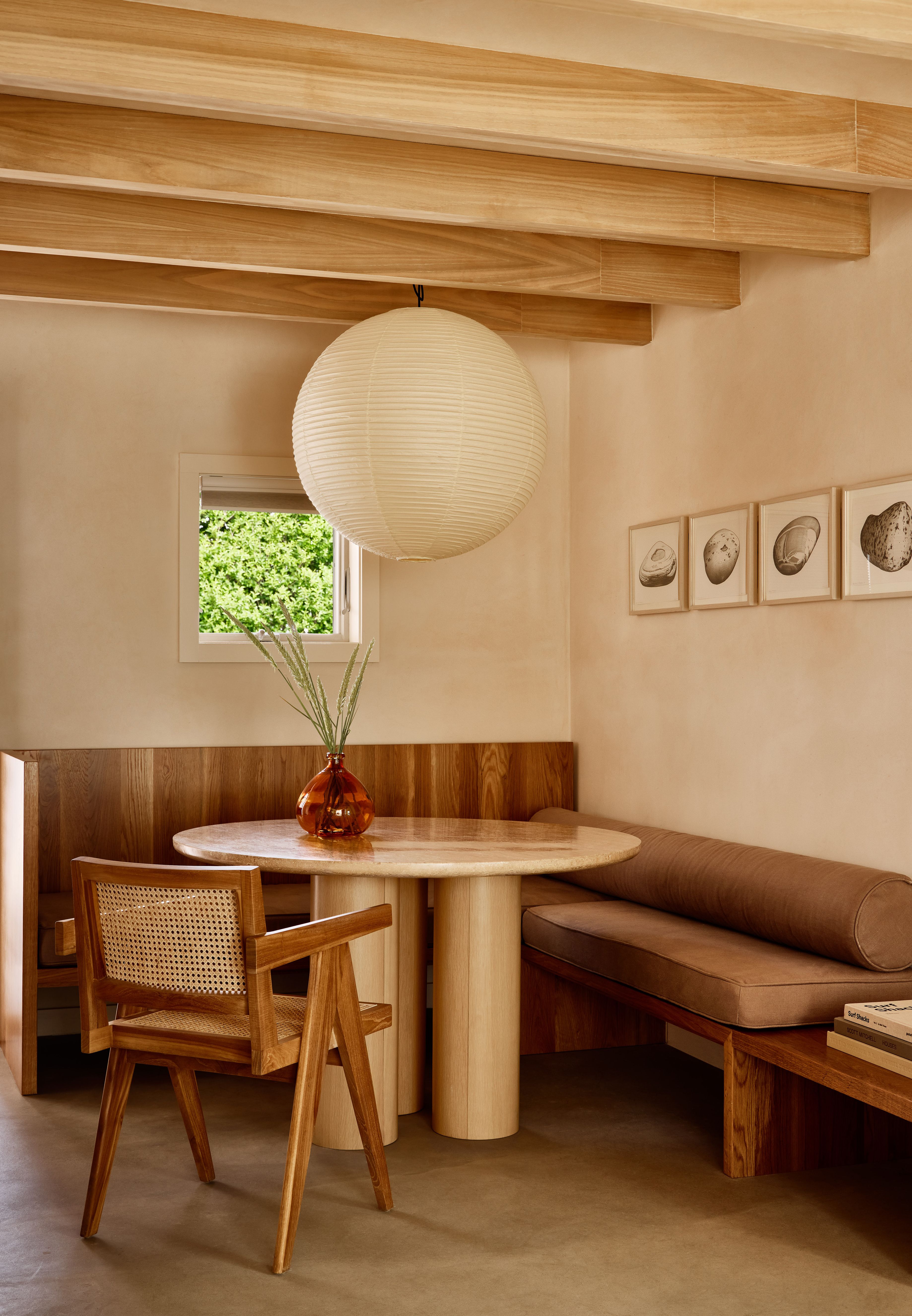 Beachfront Garden Suite breakfast nook