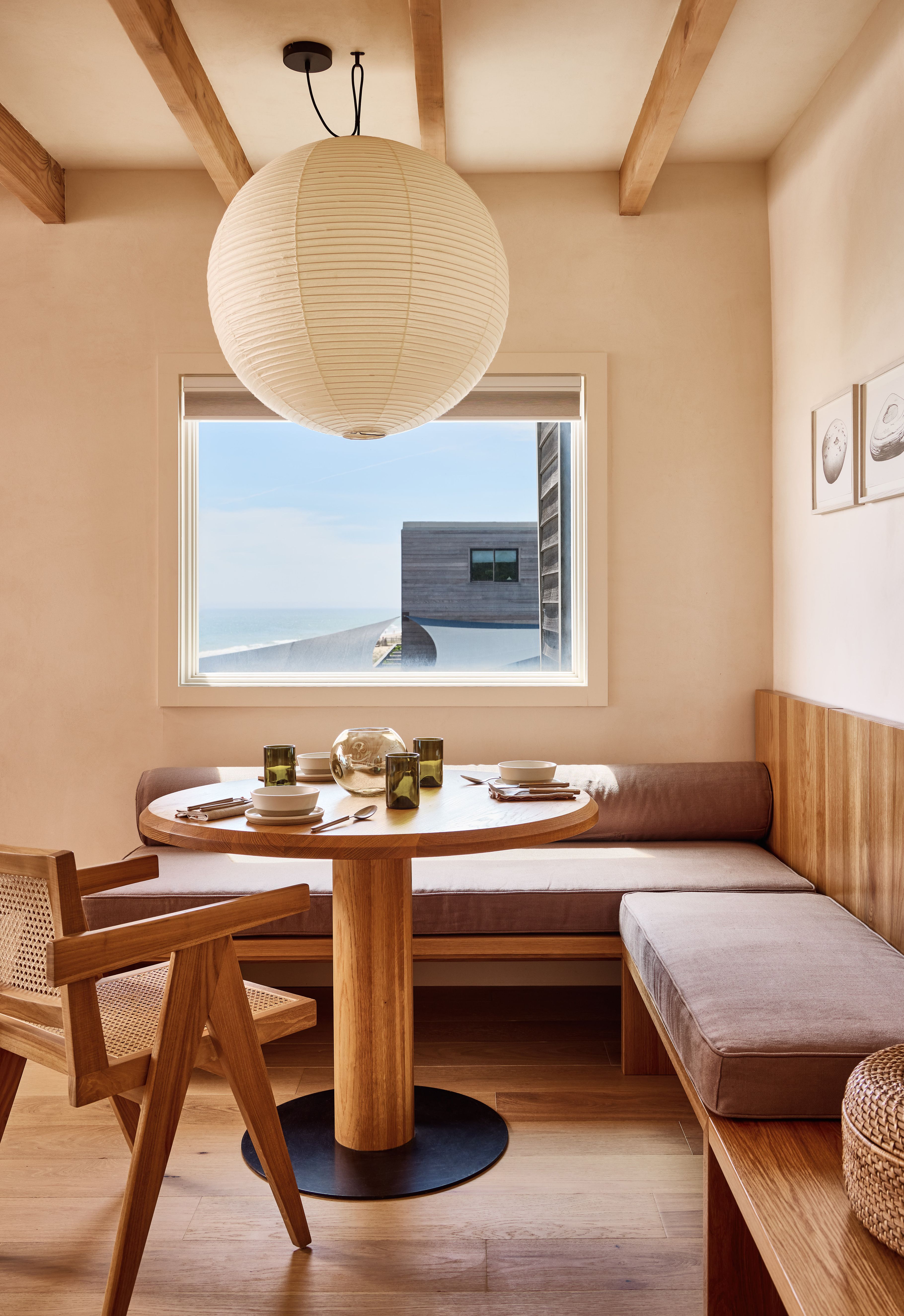 Beachfront Balcony Suite breakfast nook