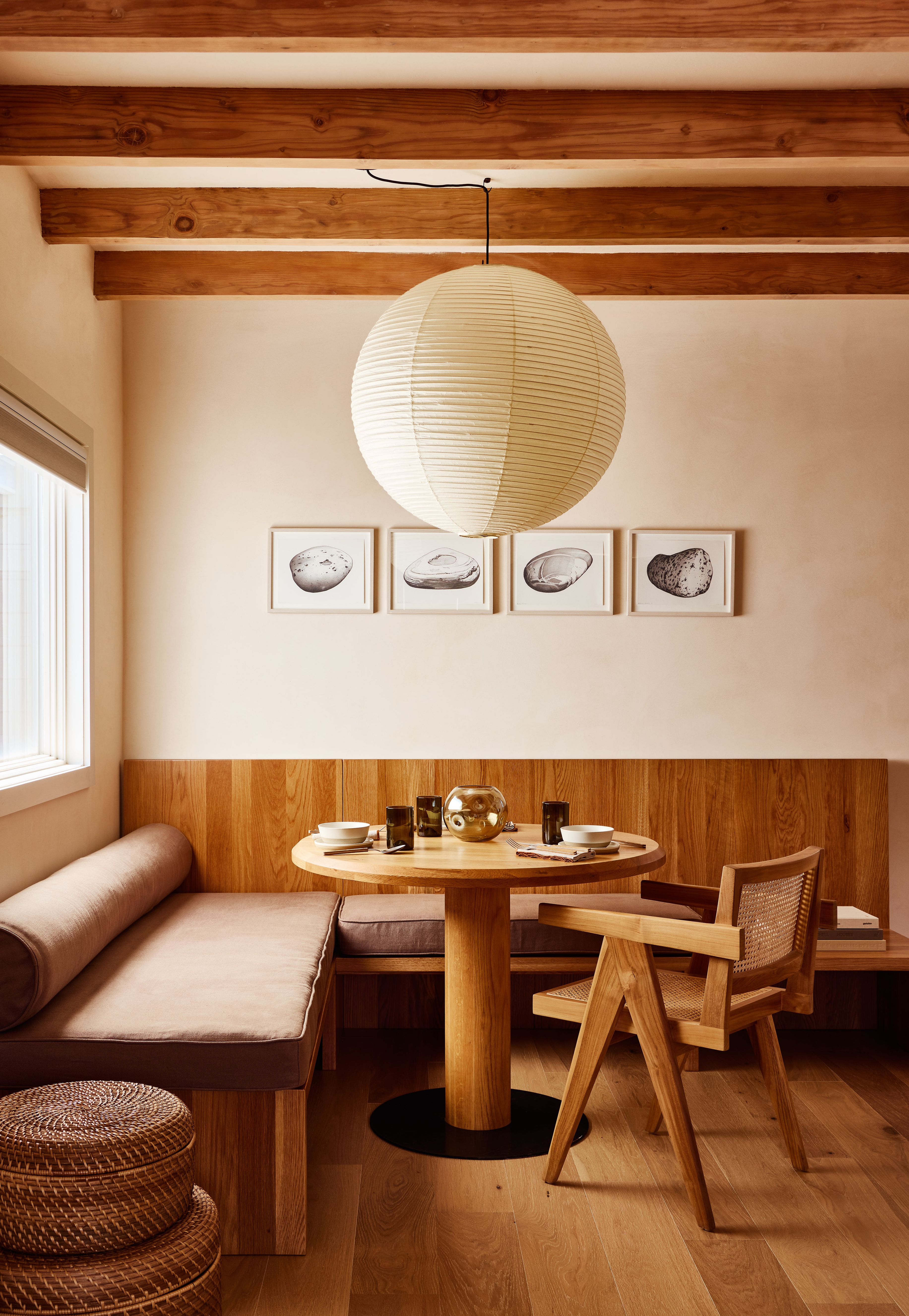 Beachfront Balcony Suite breakfast nook